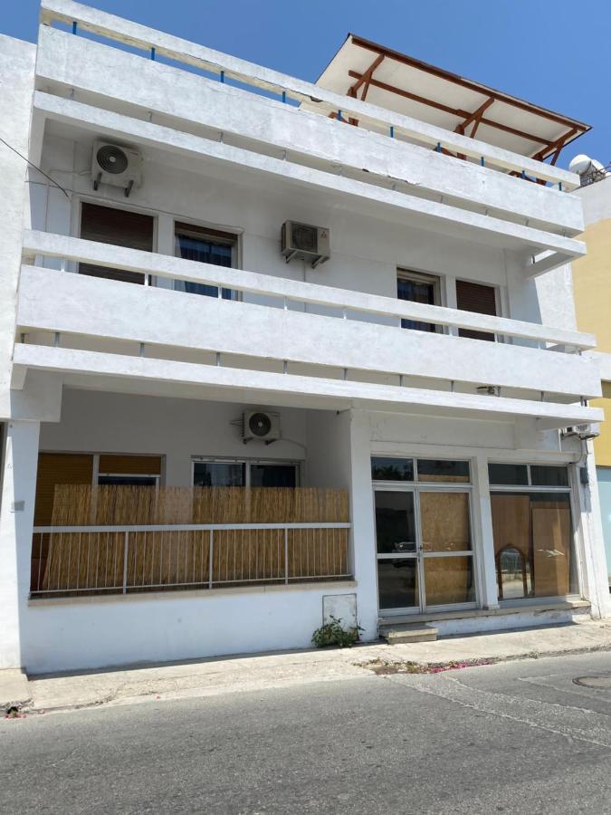 A Pousada Past Or Tail Larnaca Exterior foto